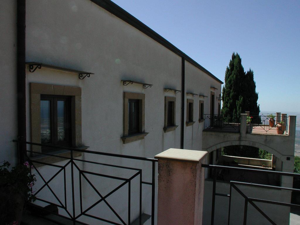 Eremo Hotel Casa Del Sorriso Erice Exteriör bild