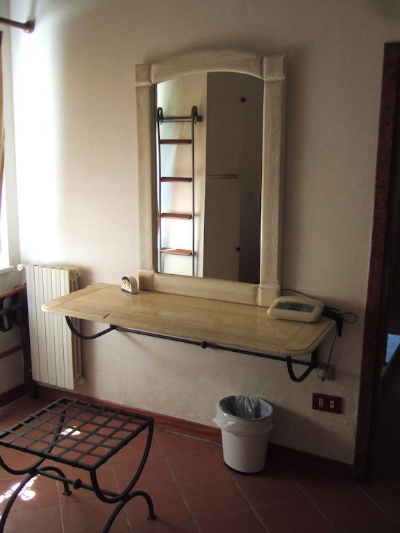 Eremo Hotel Casa Del Sorriso Erice Rum bild